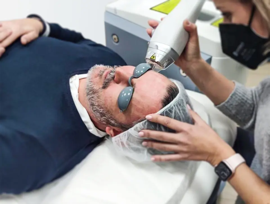 Renas (1550 нм) – фракционный эрбиевый лазер для омоложения и лечения рубцов фото 4